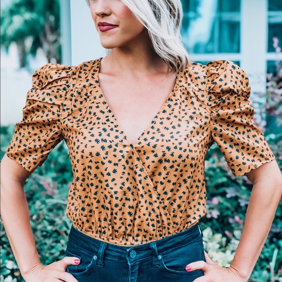 Cute and Classy! Puffy Sleeved Leopard Bodysuit! - Picture 2 of 2